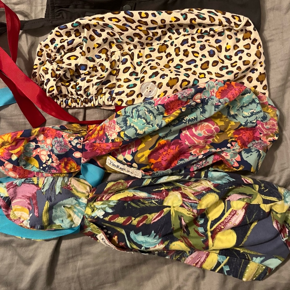 Set of three scrub caps